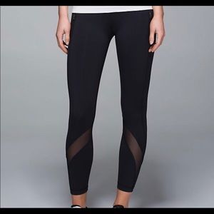 Lululemon inspire tight II MESH 3/4 length SIZE 6